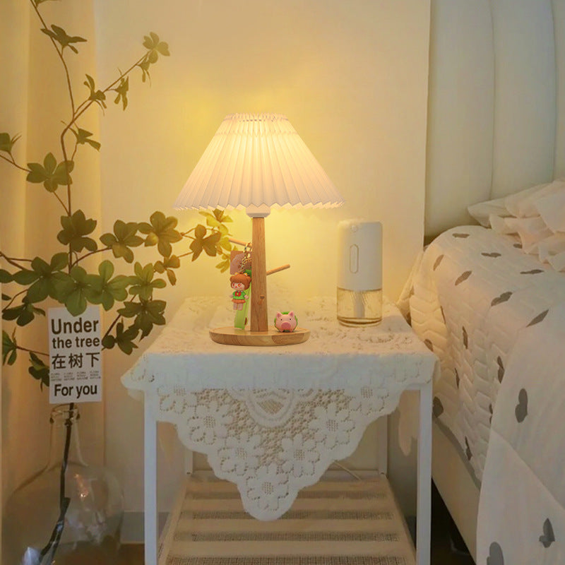 Pleated Vintage Nordic Table Lamp